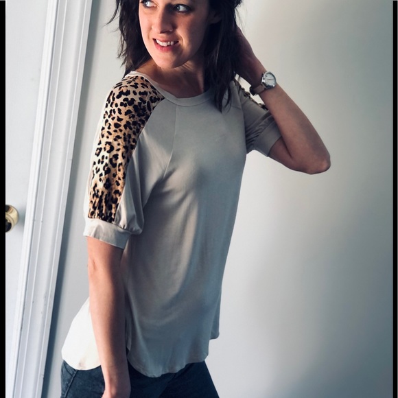 Cream Soft Short Slv Top With Leopard Print Detail - Picture 2 of 5